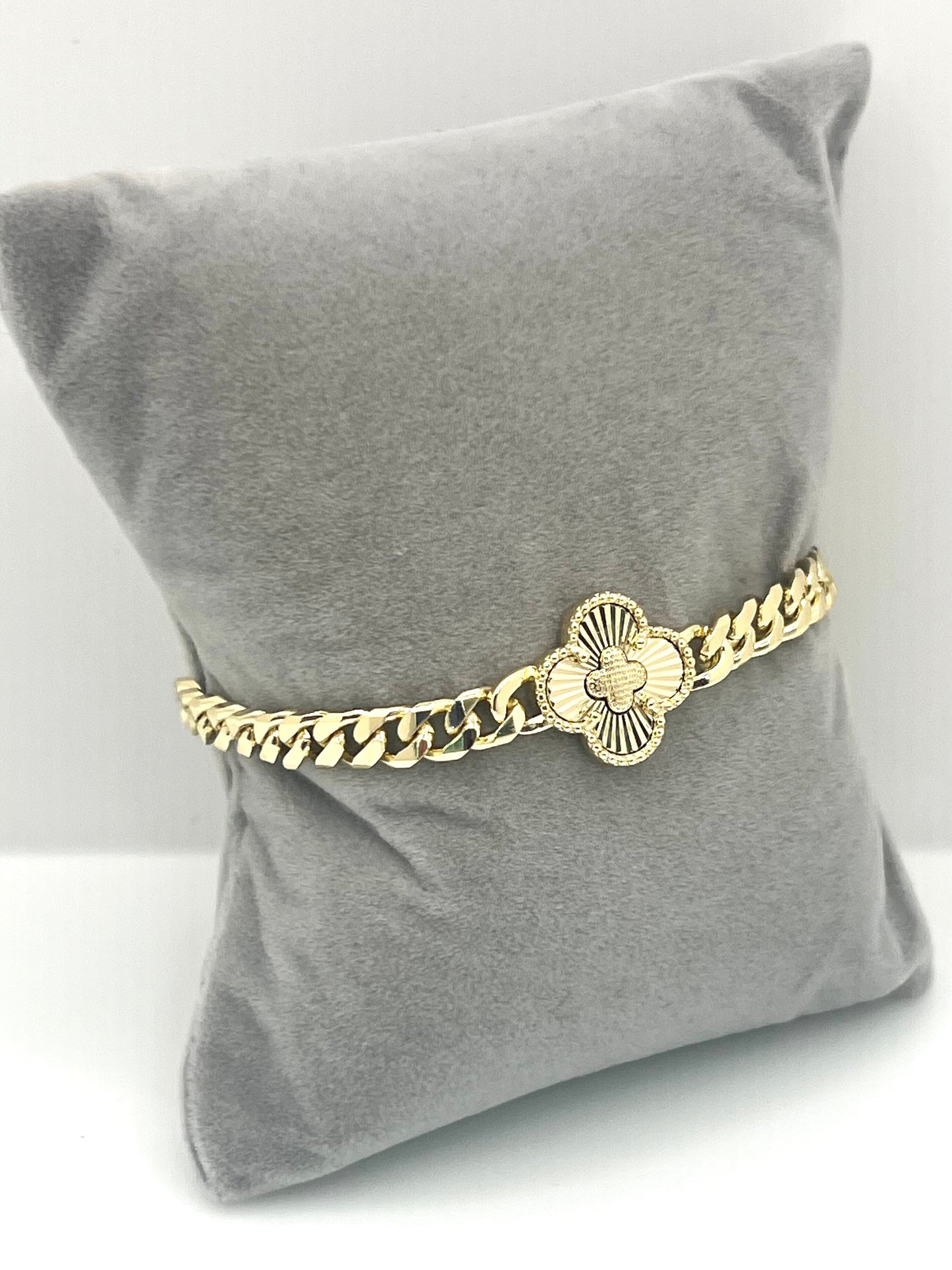 14k Gold Plated Four Leaf Bracelet #104