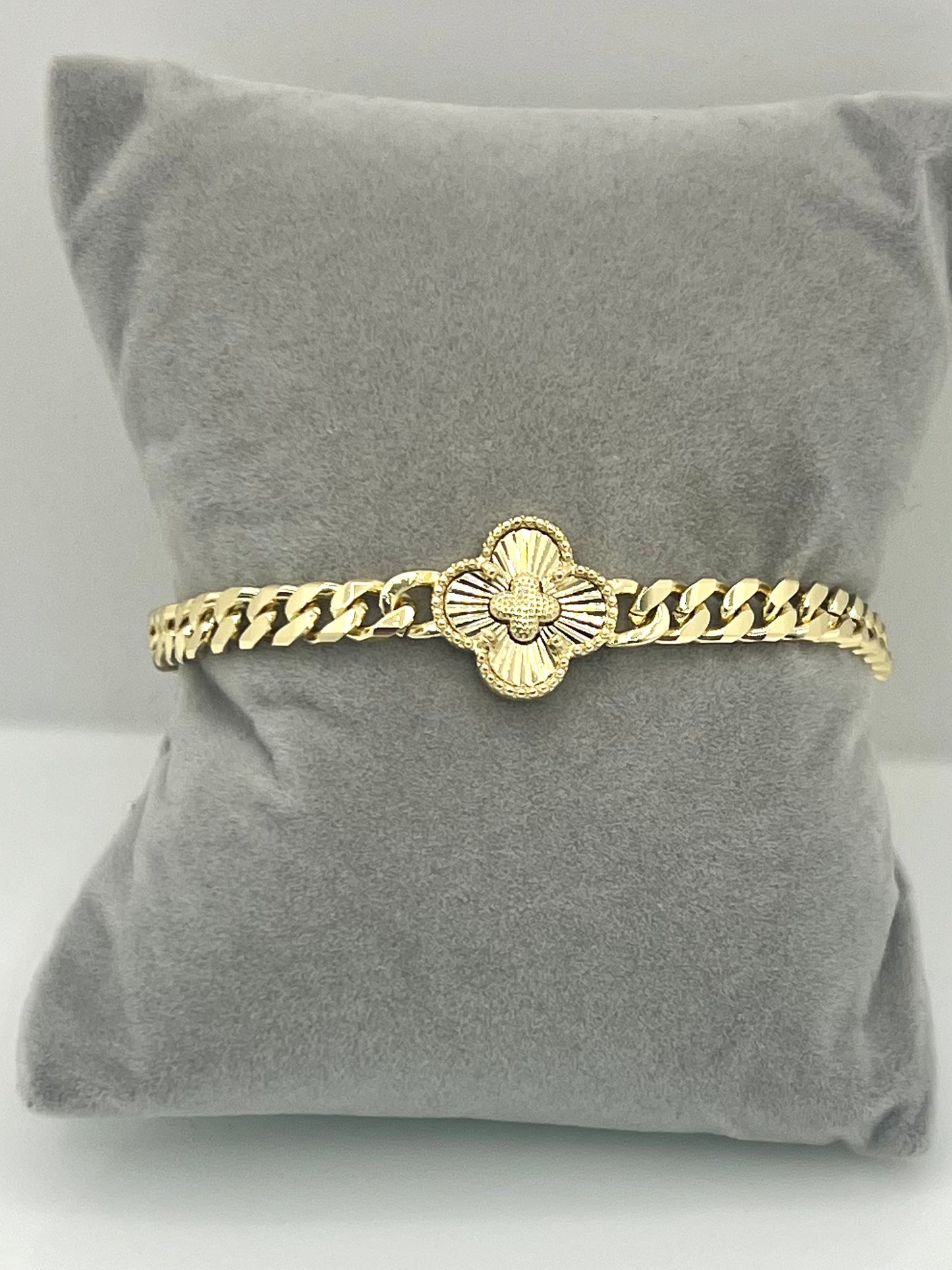 14k Gold Plated Four Leaf Bracelet #104